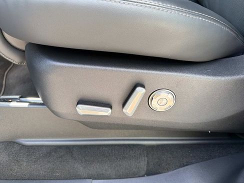 New 2025 Lincoln Navigator Reserve image 12