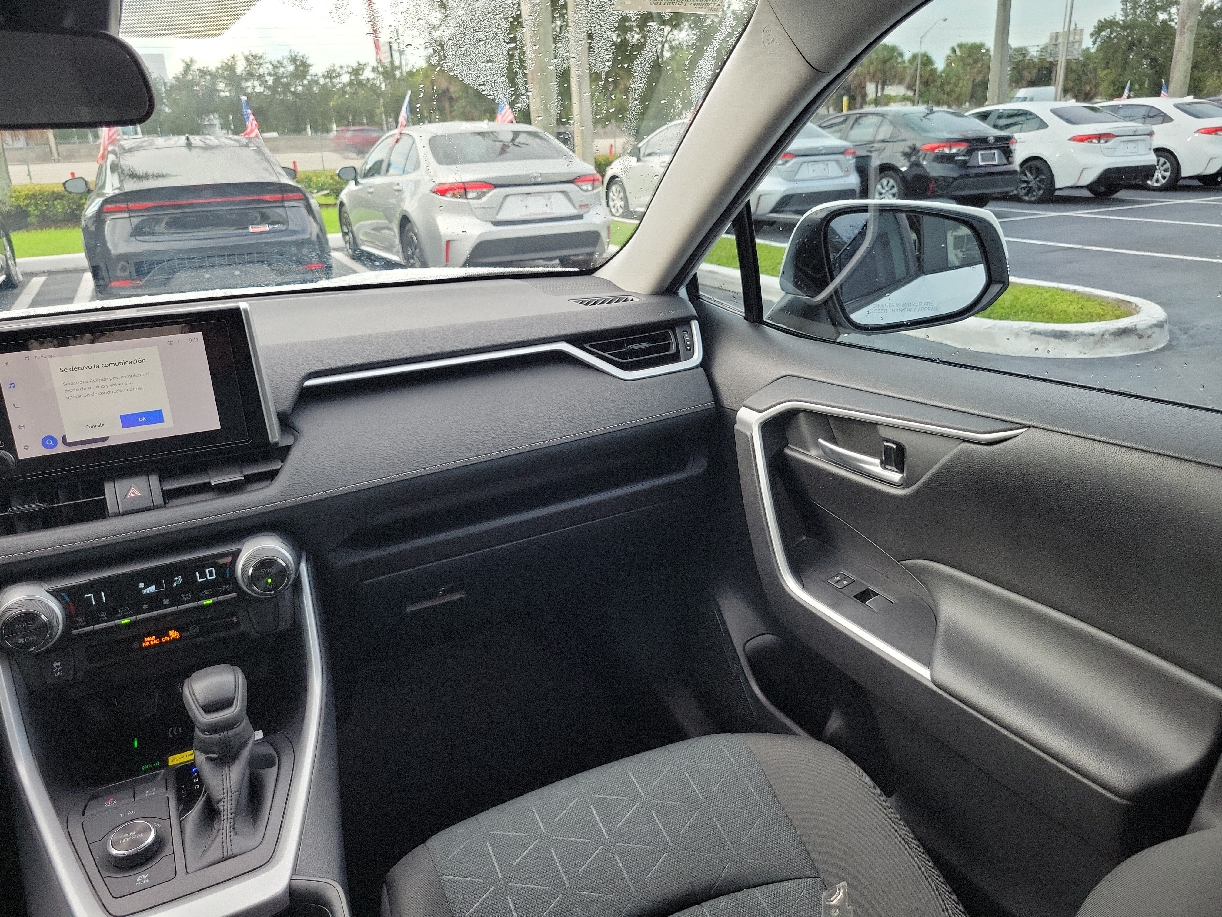 Used 2025 Toyota RAV4 XLE AWD/4WD image 17