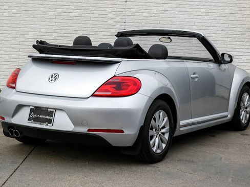 Used 2013 Volkswagen Beetle 2.5 image 7