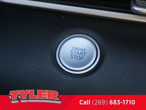 Used 2022 Hyundai Elantra SEL FWD image 26