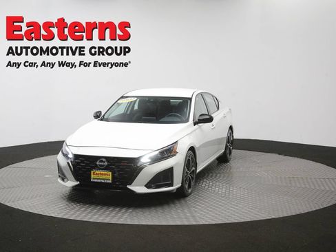 Used 2023 Nissan Altima 2.5 SR FWD image 54
