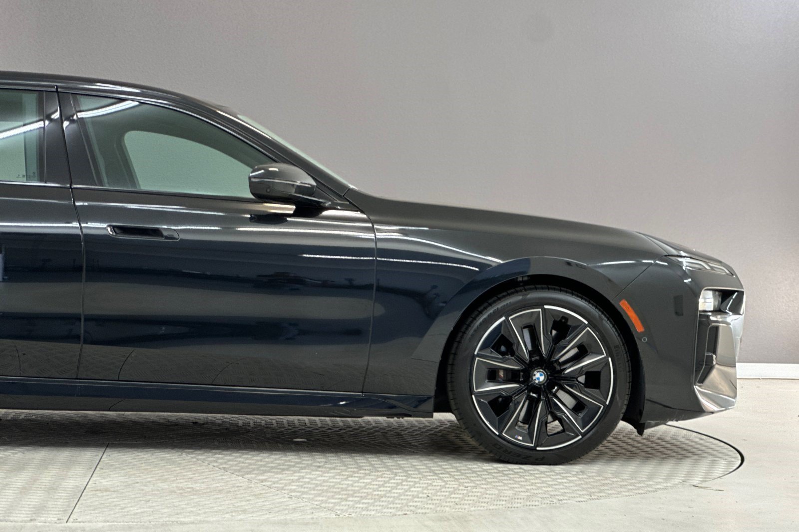 Used 2023 BMW 740i RWD image 35