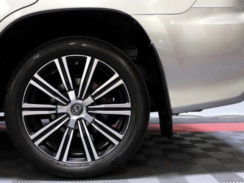 Used 2019 Lexus LX 570 4WD w/ Luxury Package image 82