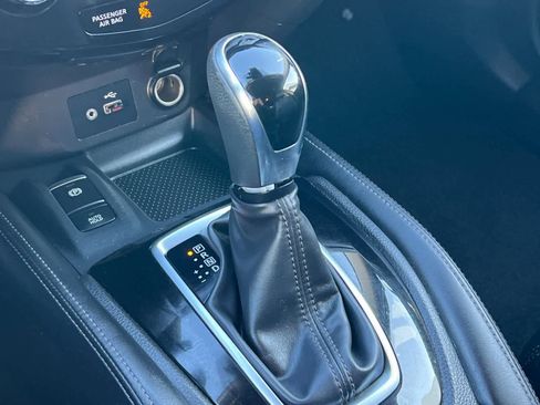 Used 2019 Nissan Rogue SL image 22