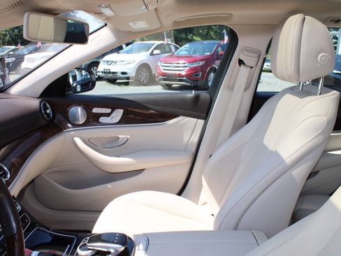Used 2017 Mercedes-Benz E 400 4MATIC Wagon image 14