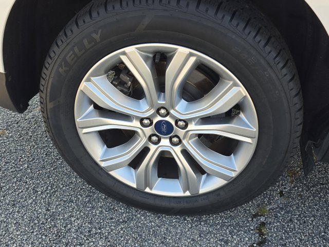 Used 2022 Ford Edge Titanium AWD/4WD image 13