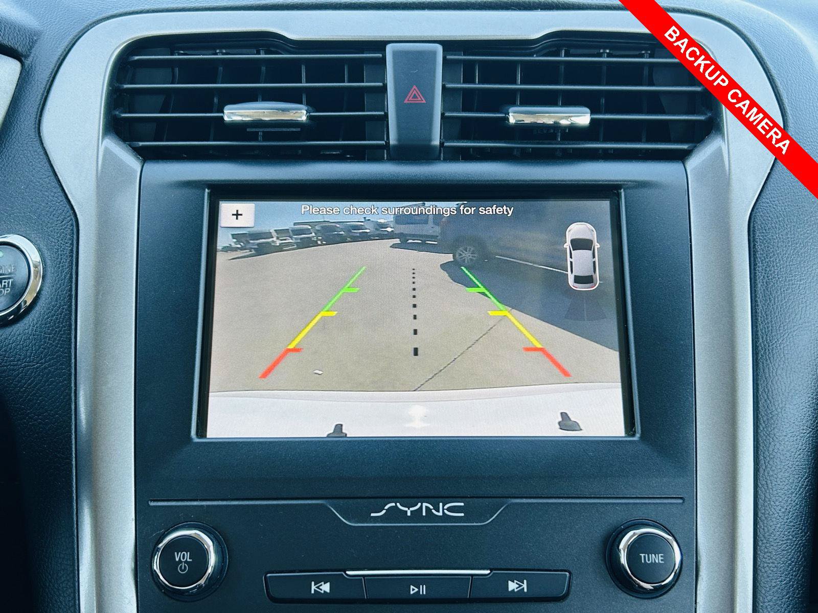 Used 2019 Ford Fusion SE FWD image 7