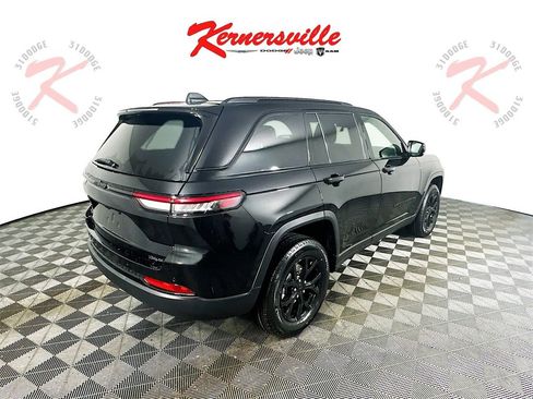 New 2025 Jeep Grand Cherokee Altitude image 7