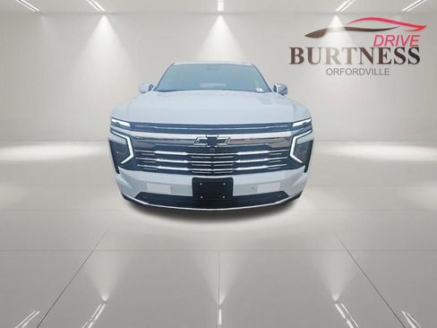 New 2026 Chevrolet Suburban Premier w/ Sun And Tow Package AWD/4WD image 2