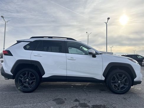 Used 2024 Toyota RAV4 Adventure image 9