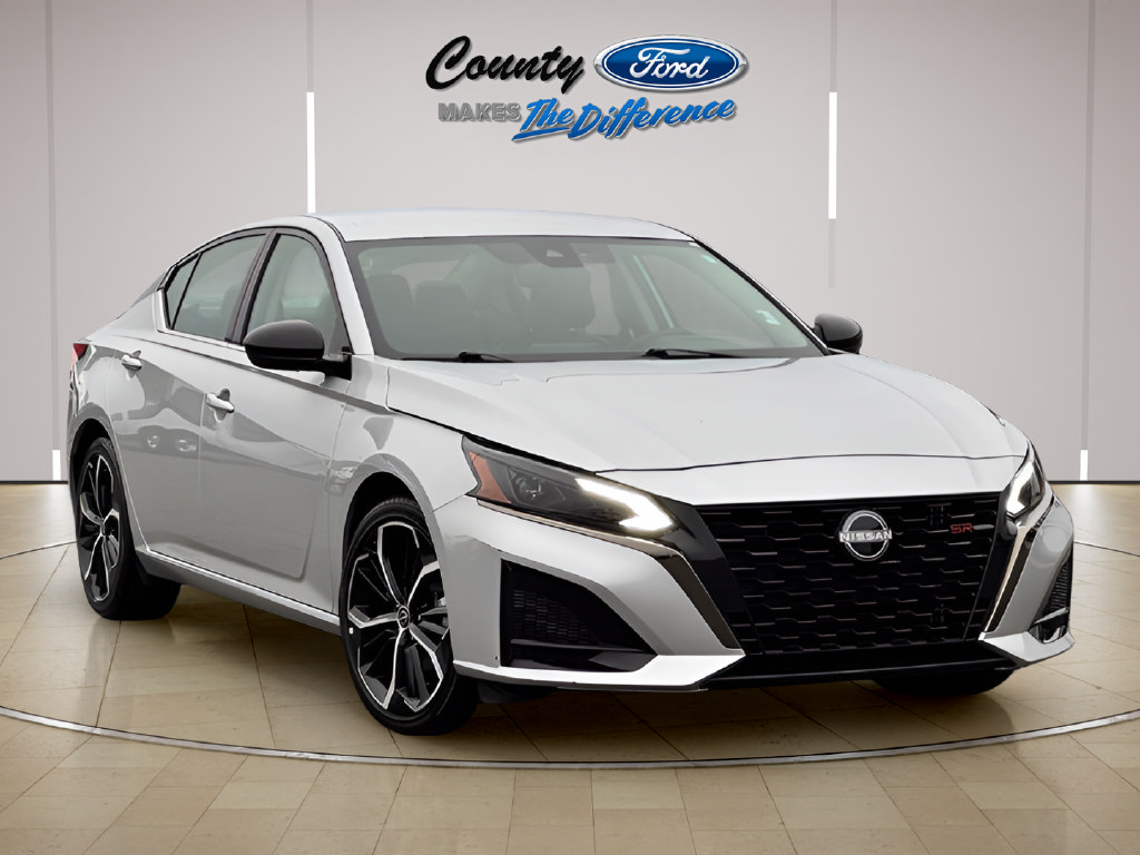 Used 2025 Nissan Altima 2.5 SR FWD image 1