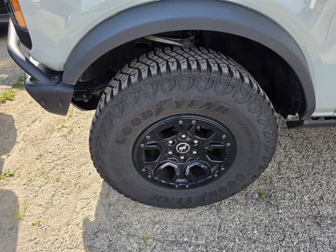 Used 2024 Ford Bronco Wildtrak AWD/4WD image 3