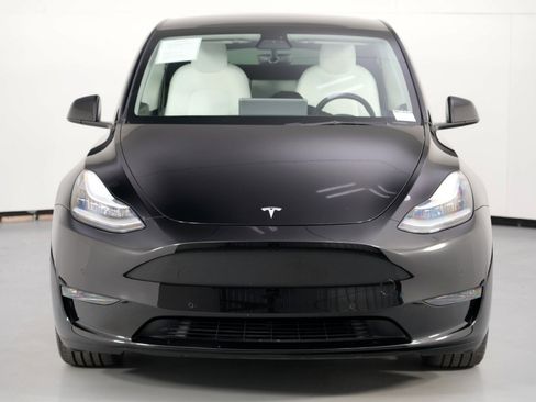 Used 2021 Tesla Model Y Long Range image 48