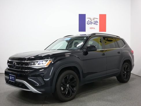 Used 2023 Volkswagen Atlas SE w/ Black Wheel Package AWD/4WD image 8
