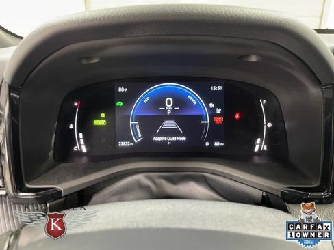 Used 2025 Toyota Camry SE w/ Convenience Package FWD image 16