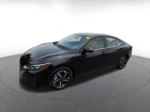 Used 2025 Nissan Sentra SV FWD image 8
