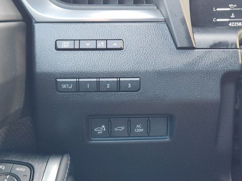 Used 2024 Lexus GX 550 w/ Accessory Package (Z1) AWD/4WD image 19
