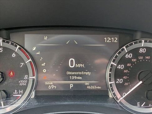 Used 2023 Toyota Highlander LE AWD/4WD image 11