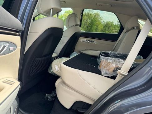 New 2026 Genesis GV70 2.5T Advanced AWD/4WD image 7