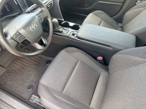 Used 2025 Toyota Camry LE image 19