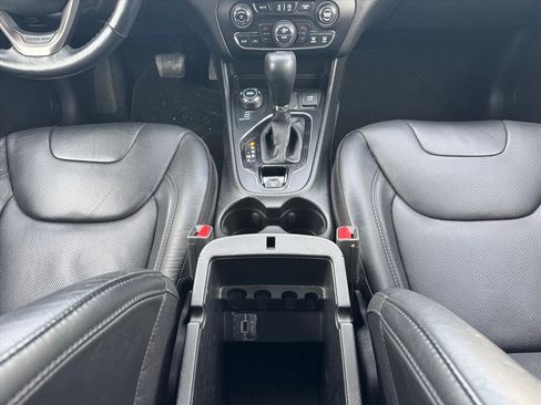 Used 2021 Jeep Cherokee Limited w/ Elite Package image 20