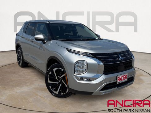 Used 2024 Mitsubishi Outlander SE FWD image 1