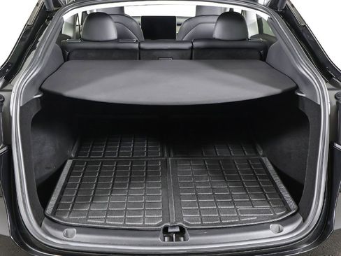 Used 2023 Tesla Model Y Long Range image 20