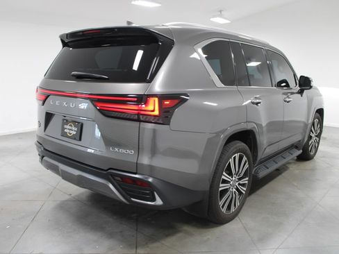 Used 2024 Lexus LX 600 4WD w/ Luxury Package image 9