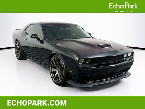 Used 2021 Dodge Challenger R/T RWD image 1