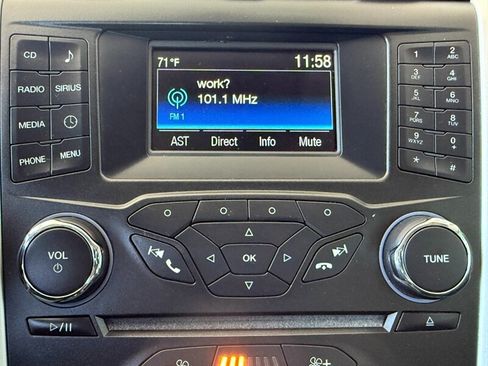 Used 2015 Ford Fusion SE FWD image 32