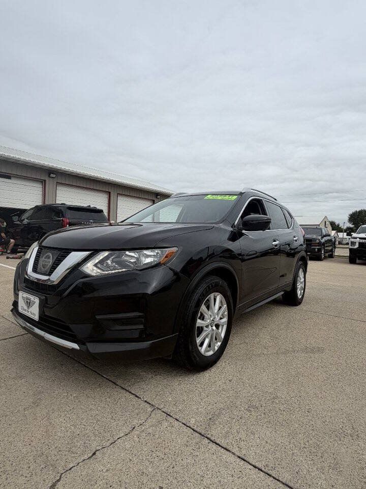 Used 2017 Nissan Rogue SV w/ SV Premium Package FWD image 9