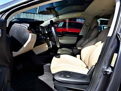 Used 2017 Tesla Model X 75D AWD/4WD image 16