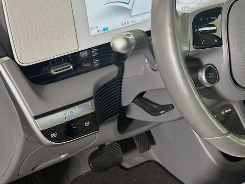 Used 2024 Hyundai Ioniq 5 Limited image 17