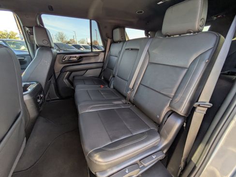 Used 2025 Chevrolet Tahoe Z71 image 10