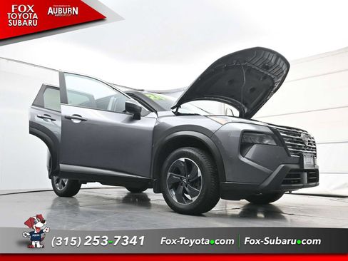 Used 2024 Nissan Rogue SV AWD/4WD image 36