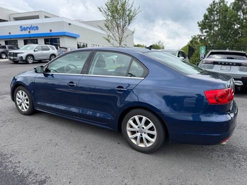 Used 2013 Volkswagen Jetta SE FWD image 4