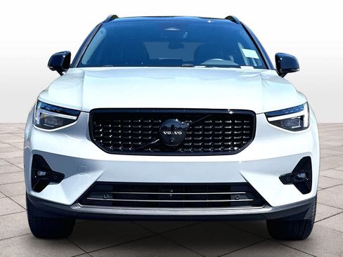 Used 2026 Volvo XC40 B5 Ultra w/ Climate Package AWD/4WD image 3