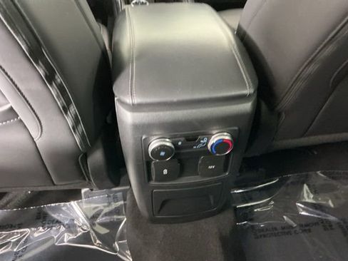 Used 2022 Ford Explorer XLT w/ Equipment Group 202A AWD/4WD image 26
