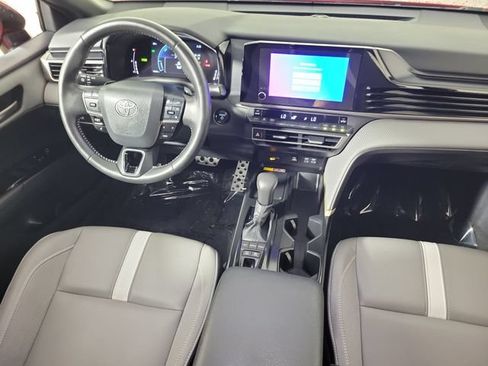 Used 2025 Toyota Camry SE FWD image 15