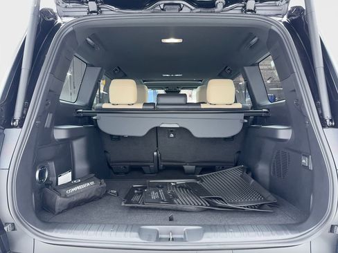 Used 2025 Lexus GX 550 image 12