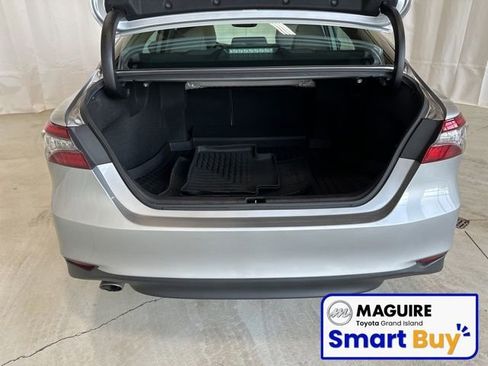 Used 2021 Toyota Camry XLE w/ Navigation Upgrade Package image 22