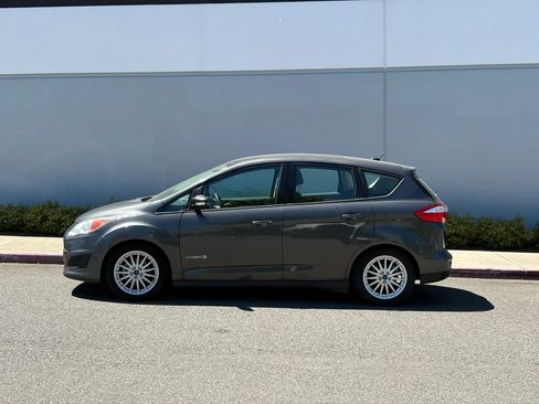 Used 2015 Ford C-MAX SE w/ Equipment Group 203A FWD image 3
