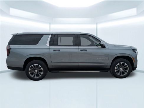 New 2026 Chevrolet Suburban LS image 8