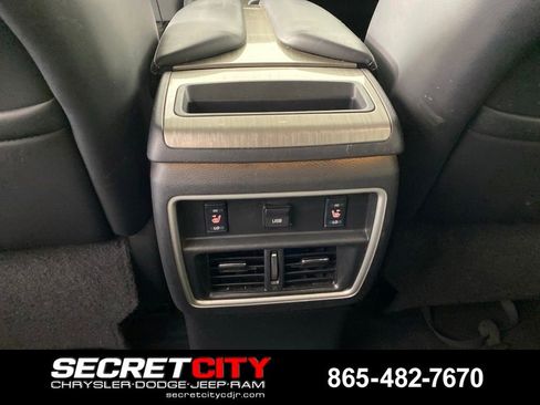 Used 2016 Nissan Murano Platinum w/ Platinum Technology Package AWD/4WD image 17