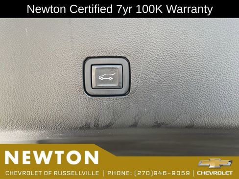 Used 2023 Chevrolet Traverse Premier AWD/4WD image 50