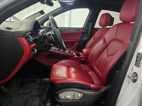 Certified 2023 Porsche Macan AWD/4WD image 14