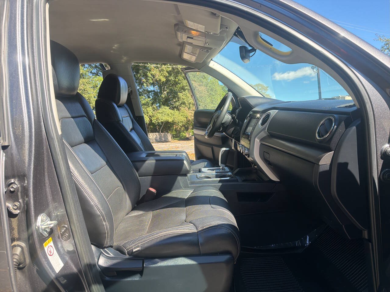 Used 2018 Toyota Tundra SR5 w/ SR5 Upgrade Package AWD/4WD image 23