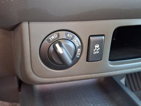 Used 2014 Nissan Xterra S AWD/4WD image 31