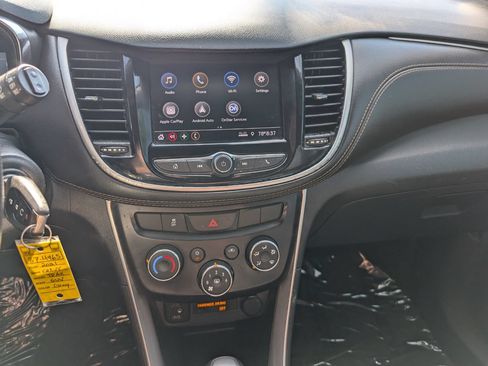 Used 2021 Chevrolet Trax LT AWD/4WD image 22