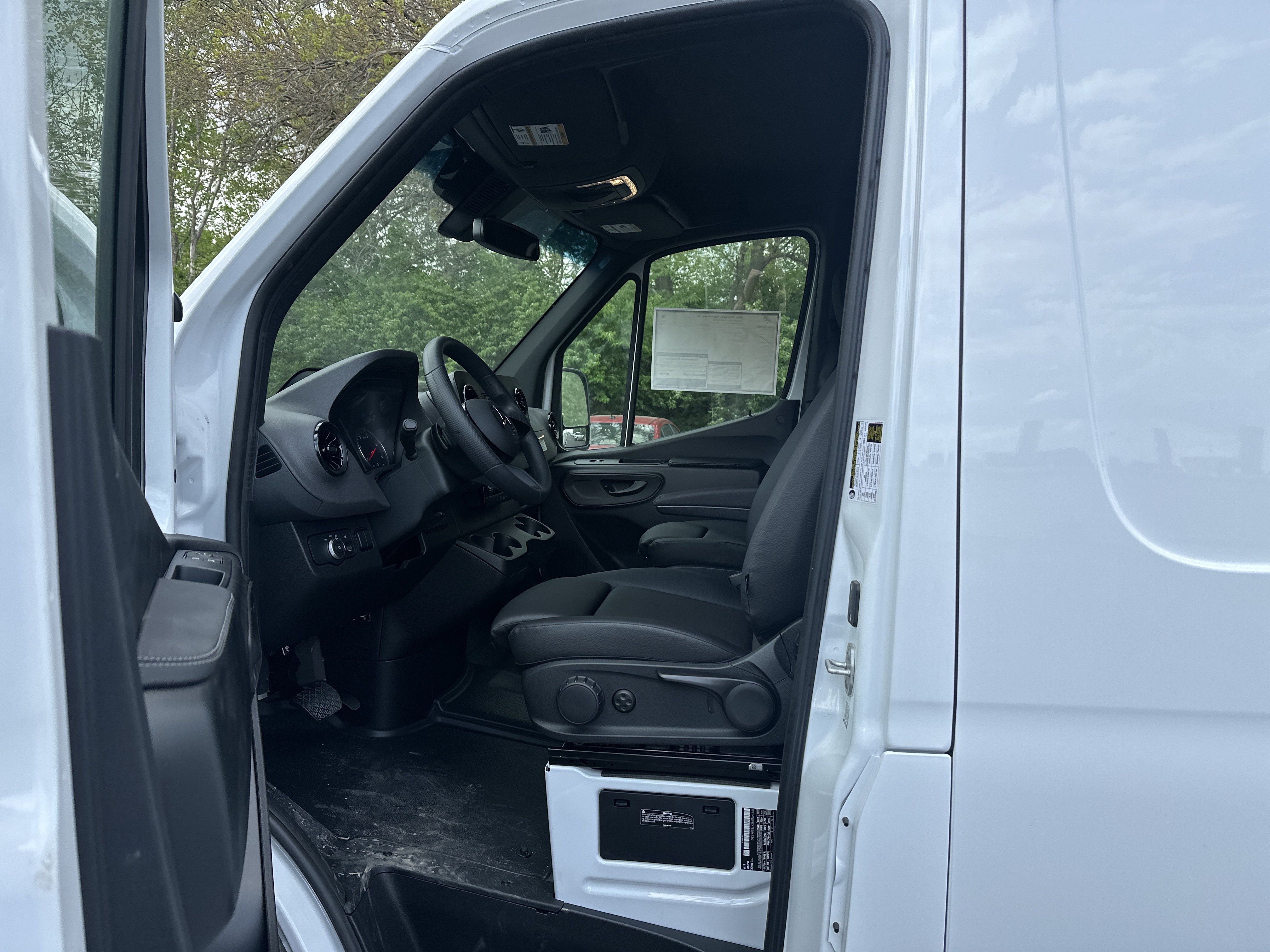 New 2026 Mercedes-Benz Sprinter 2500 image 13